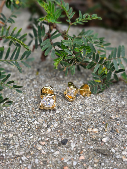 Éloane Stud Earrings – Crystal Statement Studs