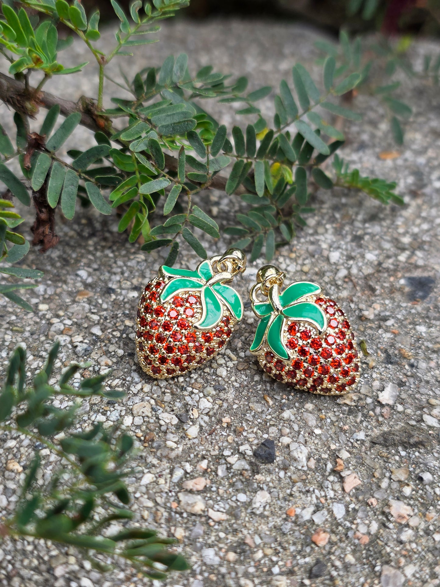 Fraise Lumière Strawberry Earrings