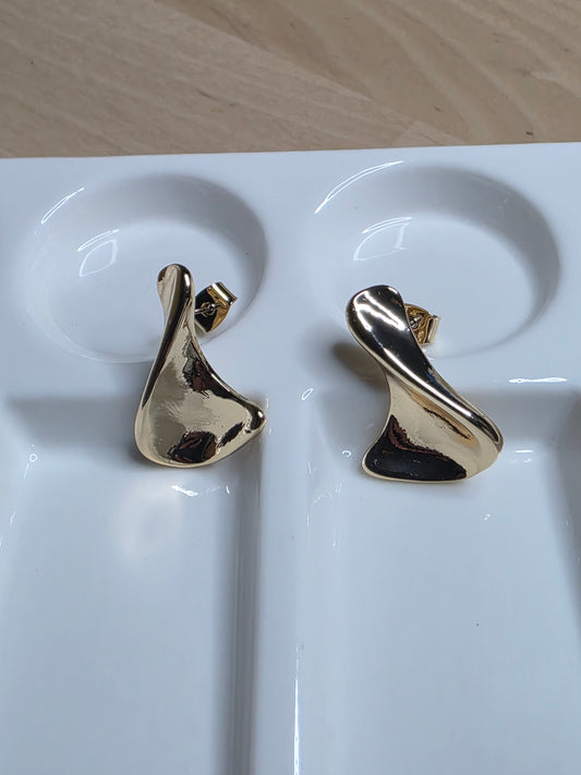 Sculpted Fold Stud Earrings