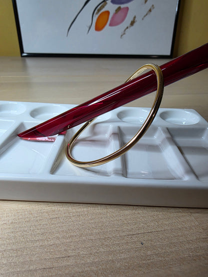 Elara Sculptural Curve Bangle