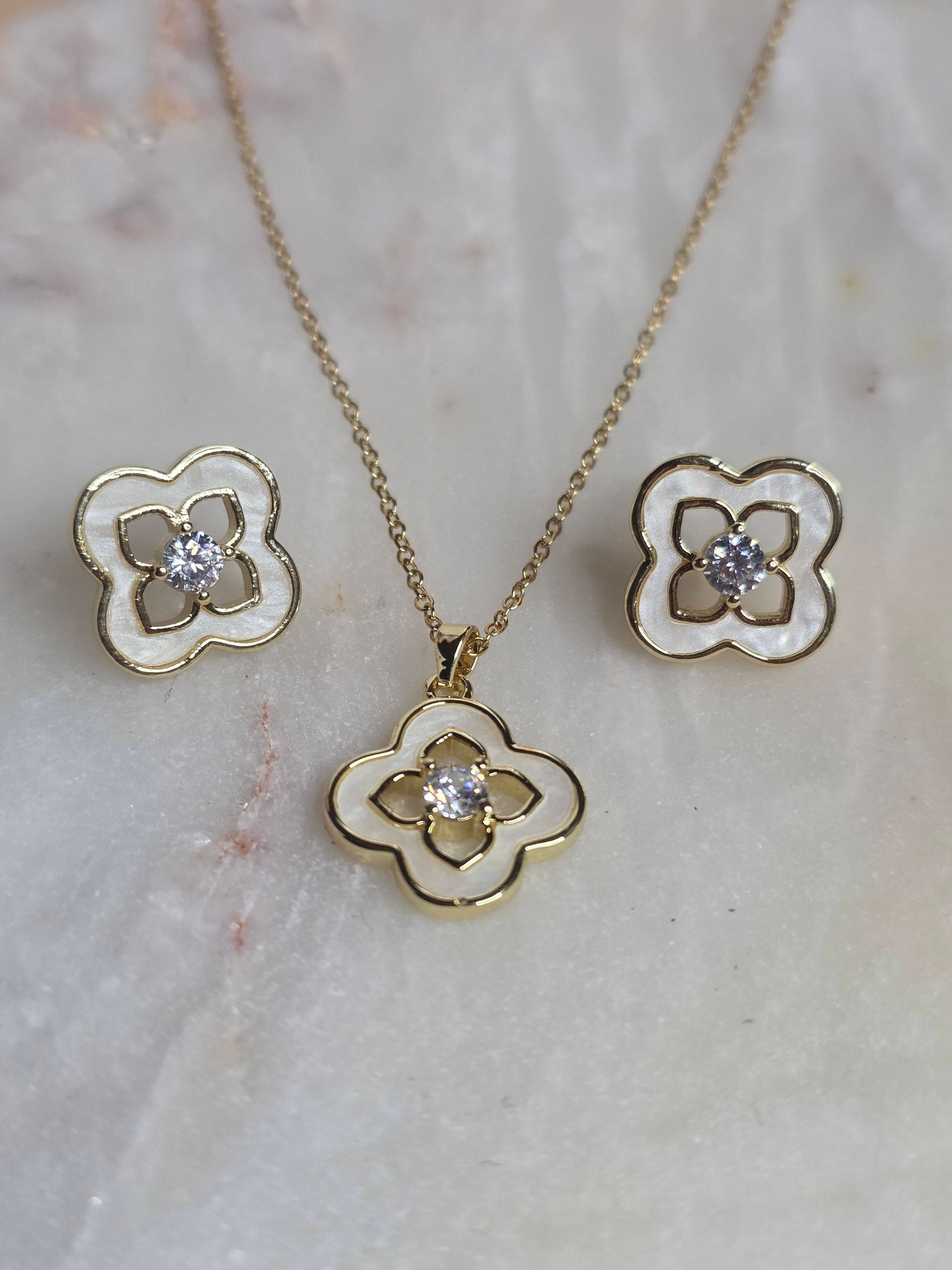 Celeste Clover Jewelry Set