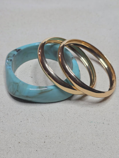 Maréa Resin Bangle Set – Turquoise & Gold Tone Bracelet Trio