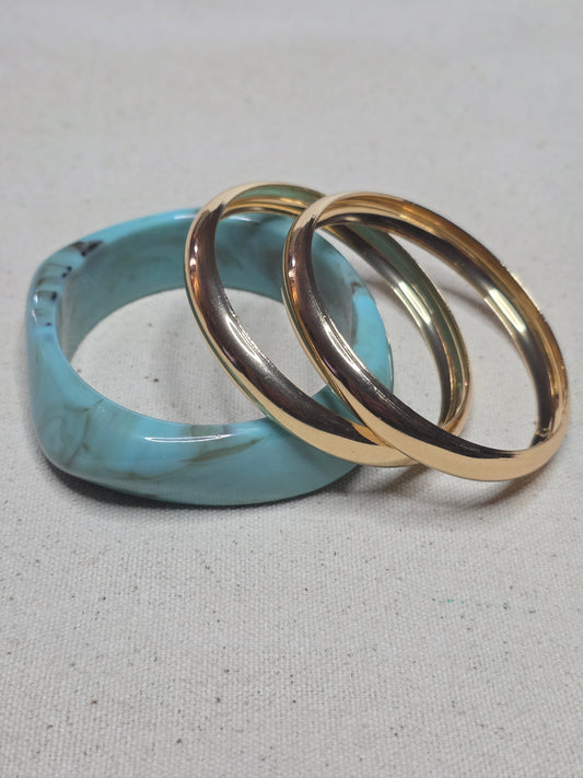 Maréa Resin Bangle Set – Turquoise & Gold Tone Bracelet Trio