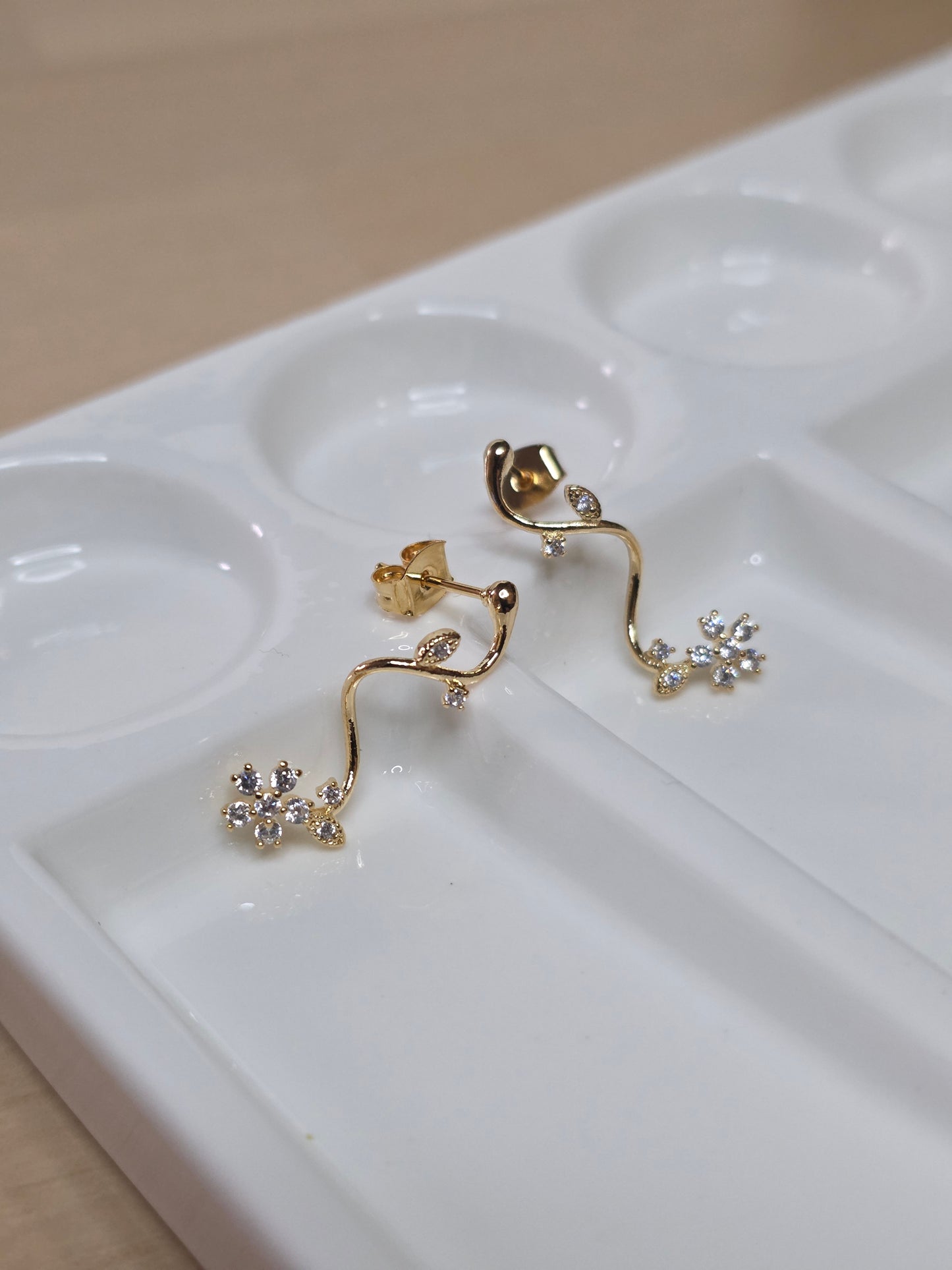 Floréline Vine Earrings – 18K Gold Filled Floral Drop Studs